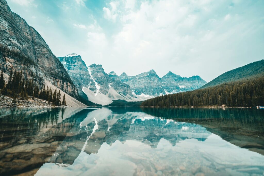 Paysage d'un lac au Canada.